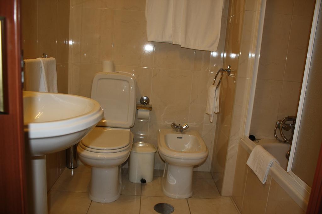 Hotel Residencial Stª Joana Aveiro Habitación foto